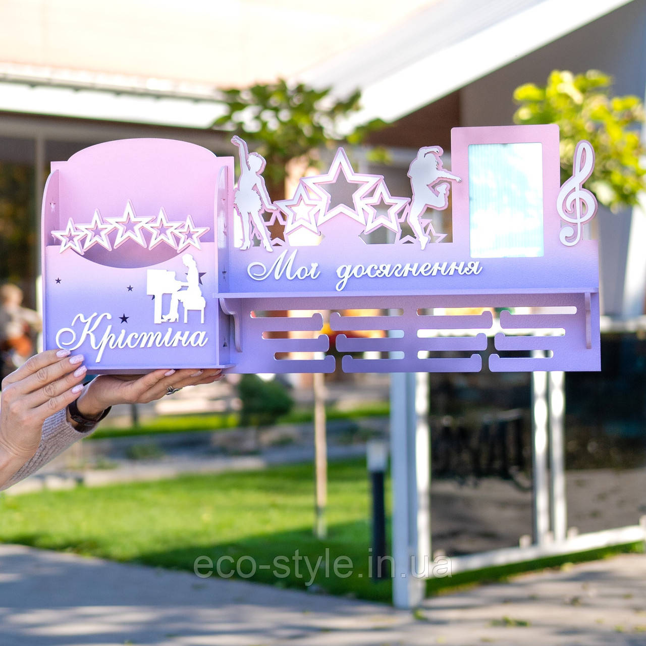 Медальниця для піаністки та співачки. Тримач для медалей. Холдер для медалей. Медальниця для музиканта, фото 1