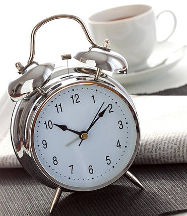 TFA Nostalgia 98.1043 | Стрілочний настільний годинник-будильник з кварцовим механізмом, класичний дизайн, працює від батарейок, фото 1