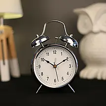 TFA Nostalgia 98.1043 | Стрілочний настільний годинник-будильник з кварцовим механізмом, класичний дизайн, працює від батарейок, фото 2