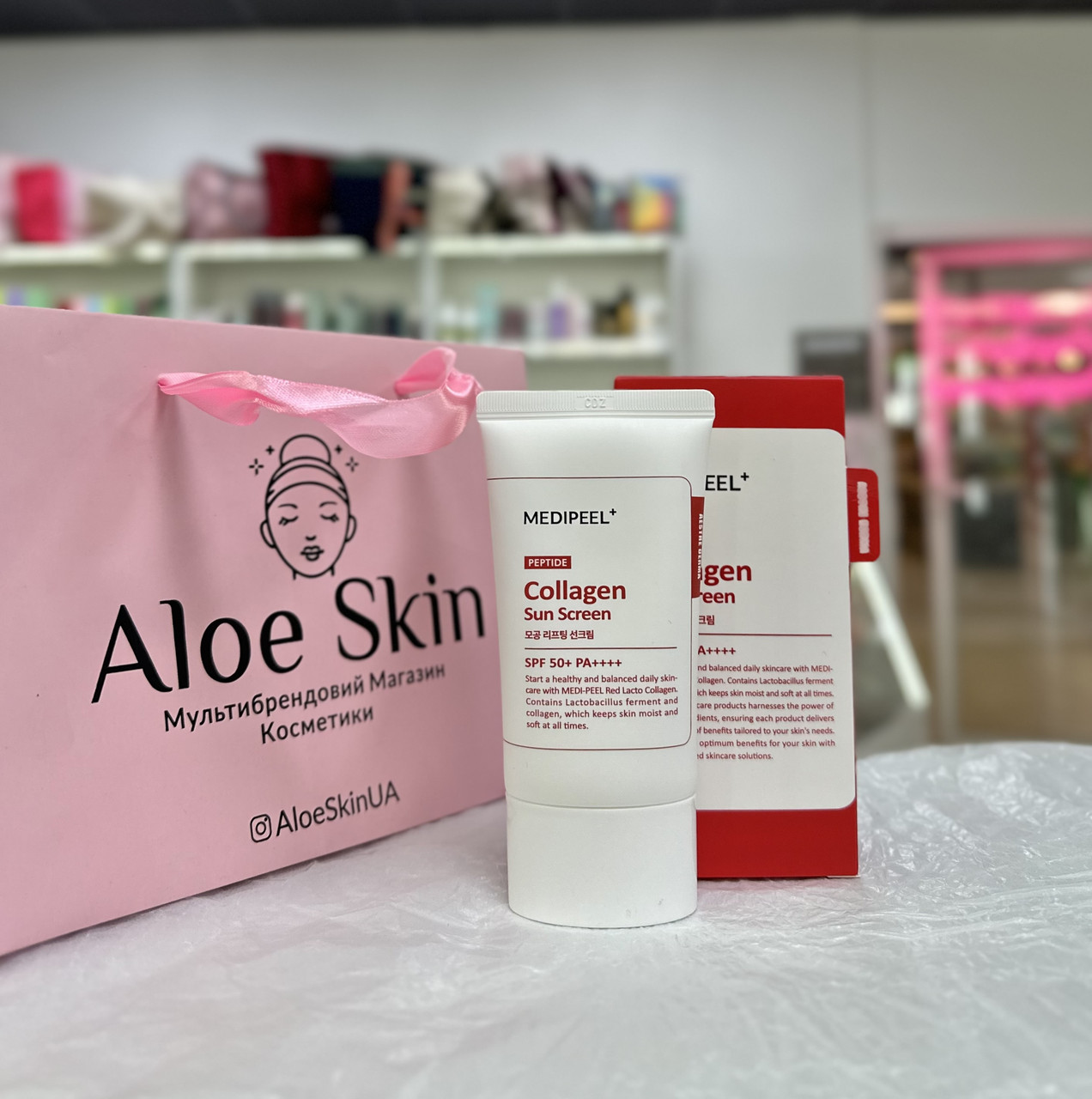 Сонцезахисний крем для звуження пір  Medi-Peel Red Lacto Peptide Collagen Pore Lifting Sun Screen SPF 50+ PA++++ 50мл