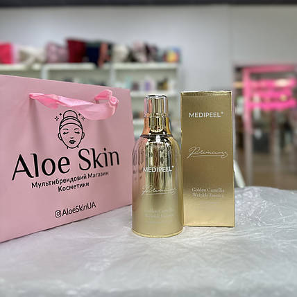 Киснева омолоджуюча есенція від зморшок із камелією та золотом Medi-peel Premium Golden Camellia Wrinkle Essence 50мл, фото 1