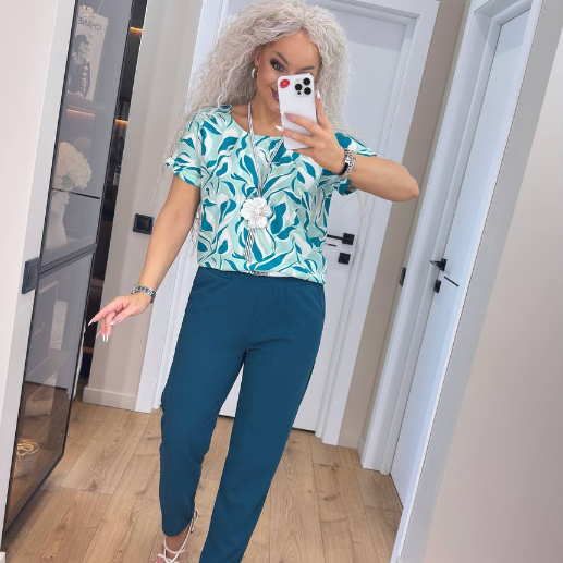 Літній брючний костюм жіночий зелений з коротким рукавом з легкої тканини софт, фото 1