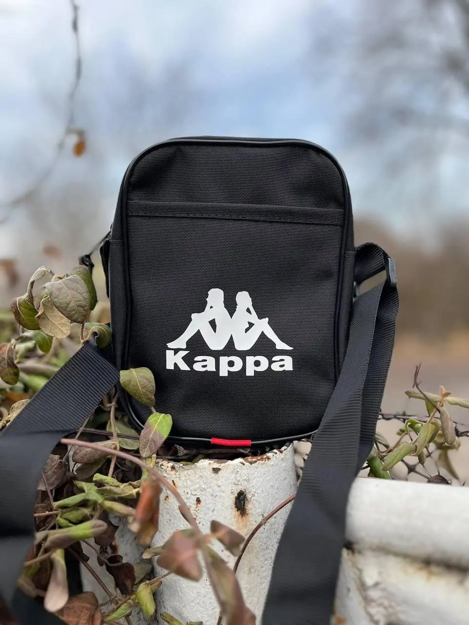 Чорна сумка міська через плече - мінімалізм і зручність Kappa
