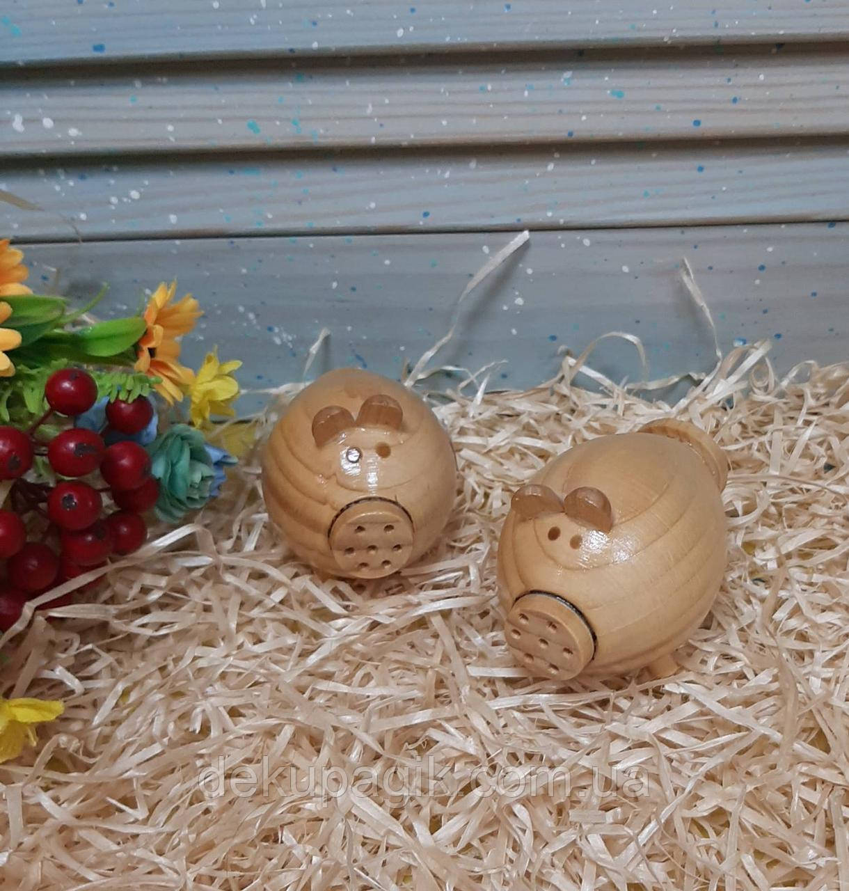 Сільничка дерев'яна Свинка 5,5х5,5х8,5см