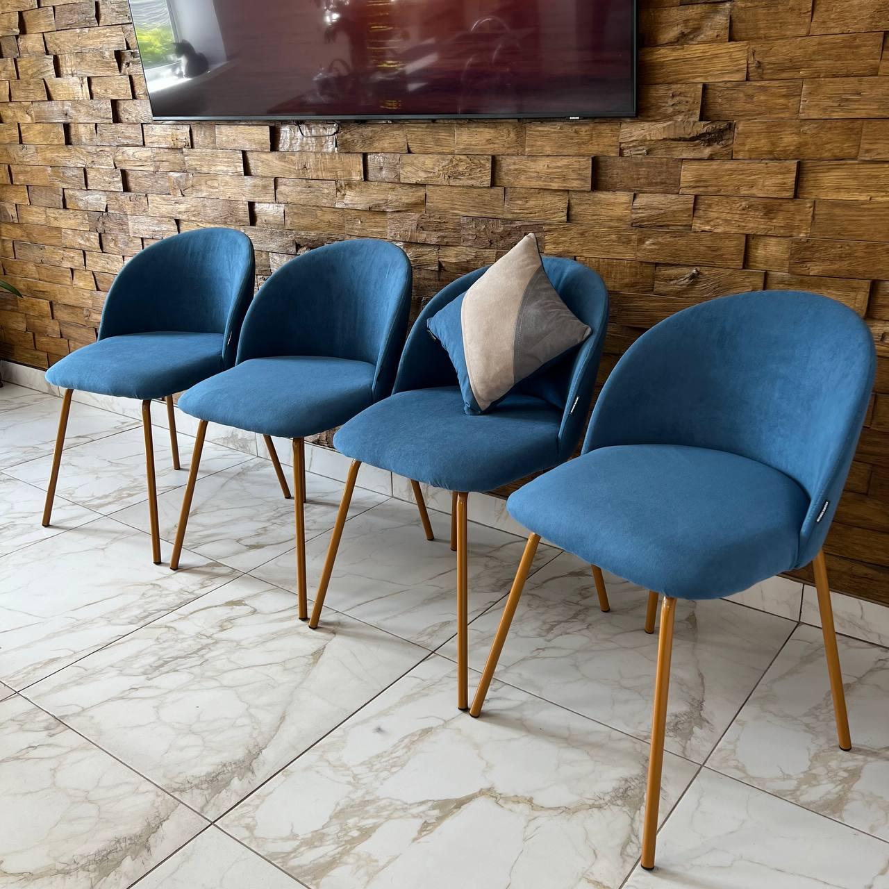 М'який стілець MAGRA зі спинкою з синього велюру топ на металевому золотому каркасі, фото 1