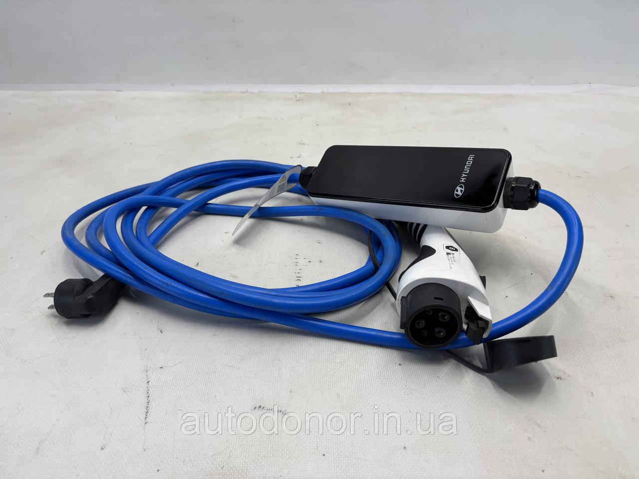 Зарядний пристрій 12 бампер Hyundai Kona Electric (17-)  91670K4030