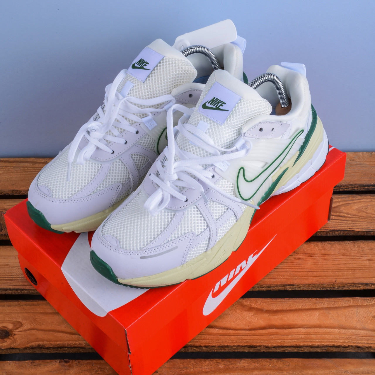 Кросівки Nike V2K Run білі, фото 1