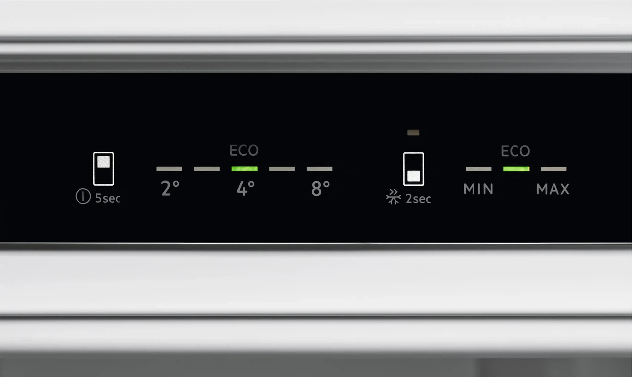 Холодильник Electrolux 600 ERD6DE18S1 177,2 см Ящик з контролем вологості
