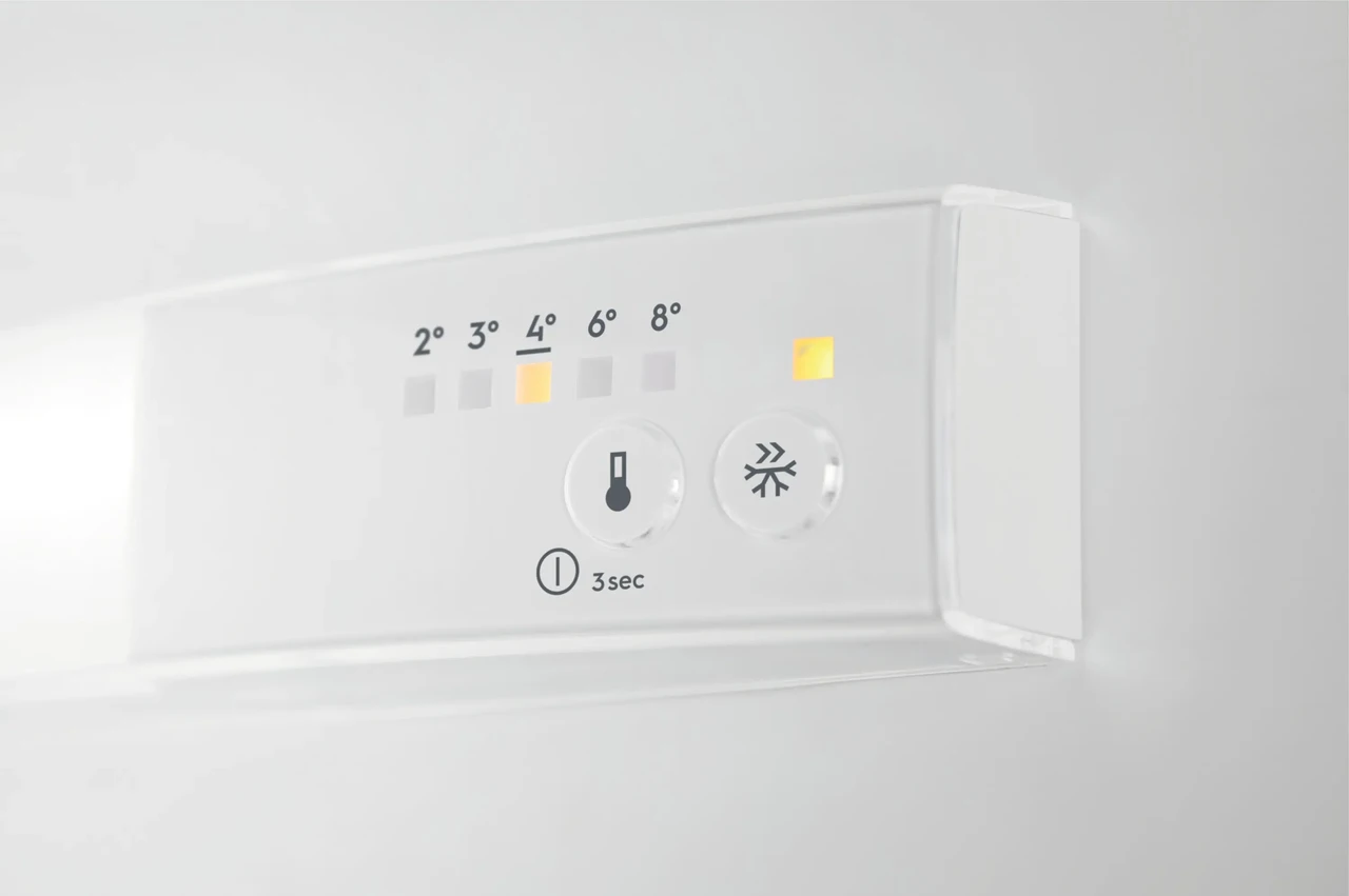 Холодильник Electrolux 600 ENT6NE18S Морозильна камера No Frost 177,2 см Шухляда з контролем вологості