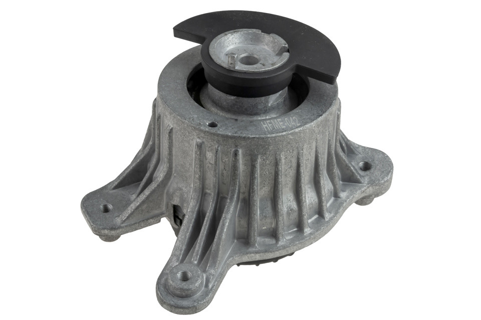 Подушка двигуна ліва mercedes c  205  2013-  a2132400500