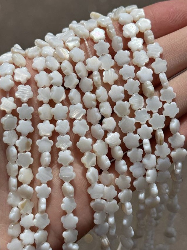 ПЕРЛАМУТР 6 мм конюшина приблизно 62 намистин