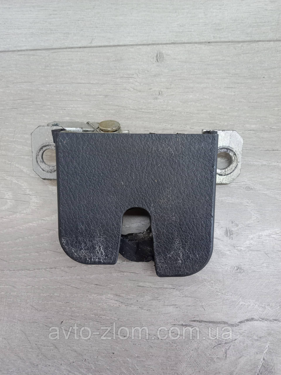 Замок кришки багажника Seat Ibiza 3. Сеат Ібіца 3. Хетчбек. 6L6827505A., фото 1