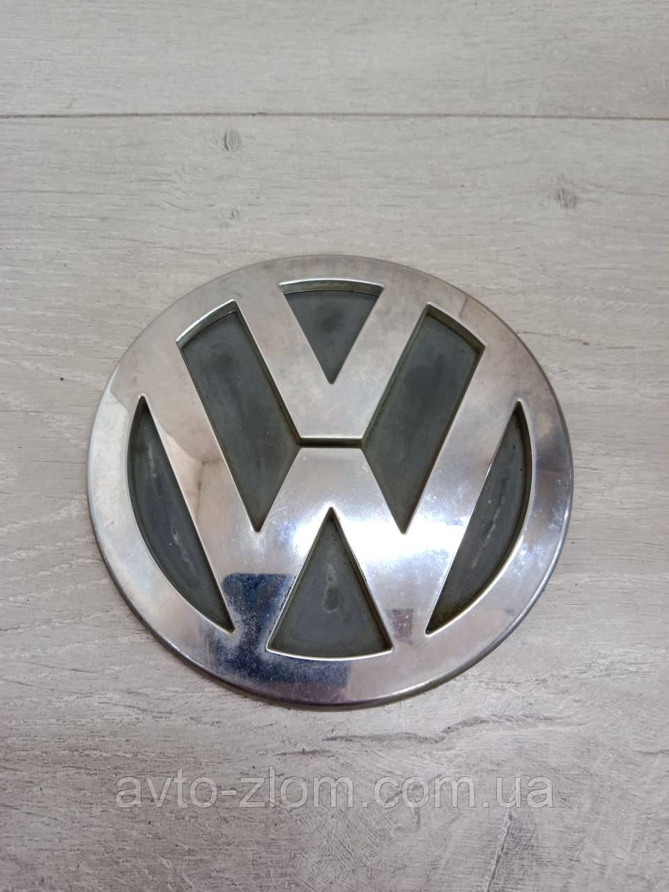 Значок кришки багажника логотип Volkswagen Polo 9N. Поло. 6Q0853630., фото 1