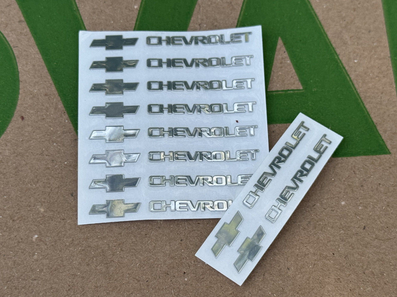 Набір металевих 3D наклейок Chevrolet (логотип + надпис, хром, 10 шт), фото 1