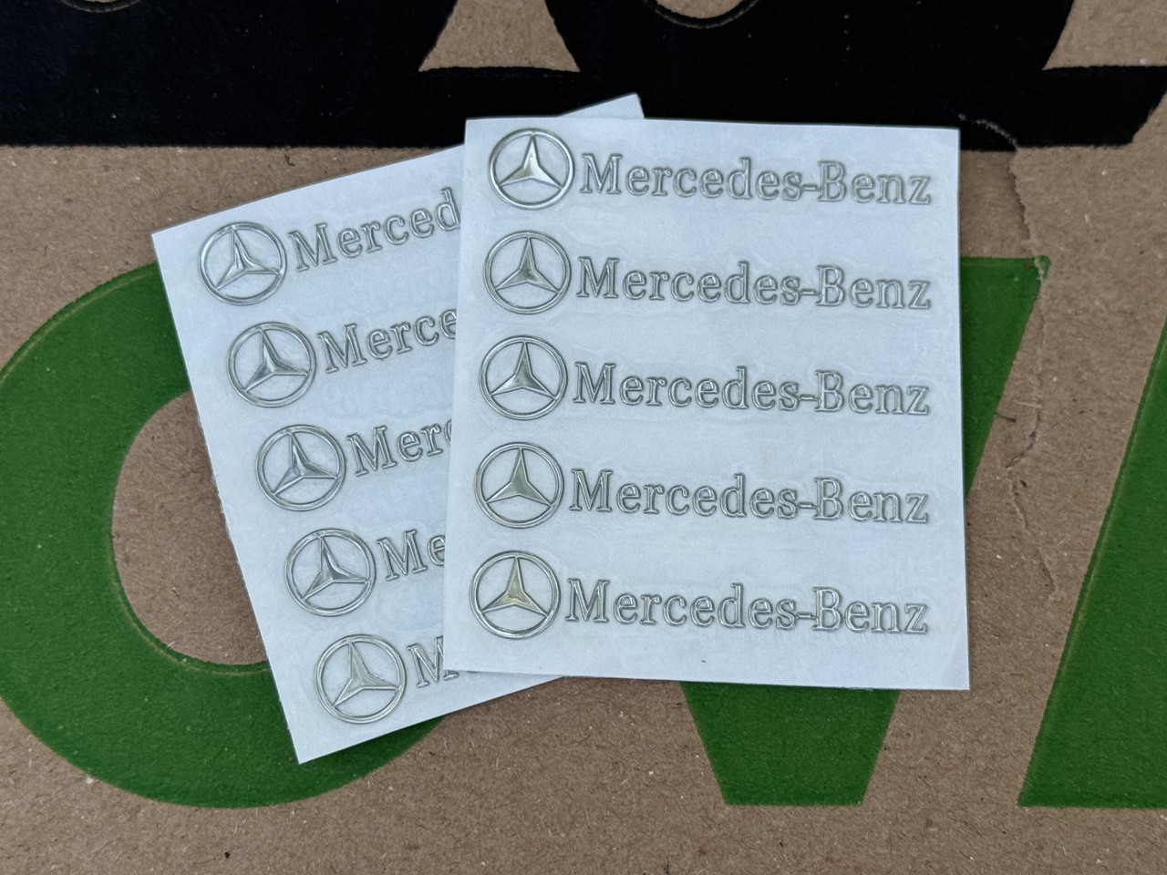 Набір металевих 3D наклейок Mercedes-Benz (логотип + надпис, хром, 10 шт), фото 1