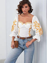Блузка романтичного стилю з об’ємними рукавами, прикрашеними яскравою вишивкою 5767 Розміри: s, m, l