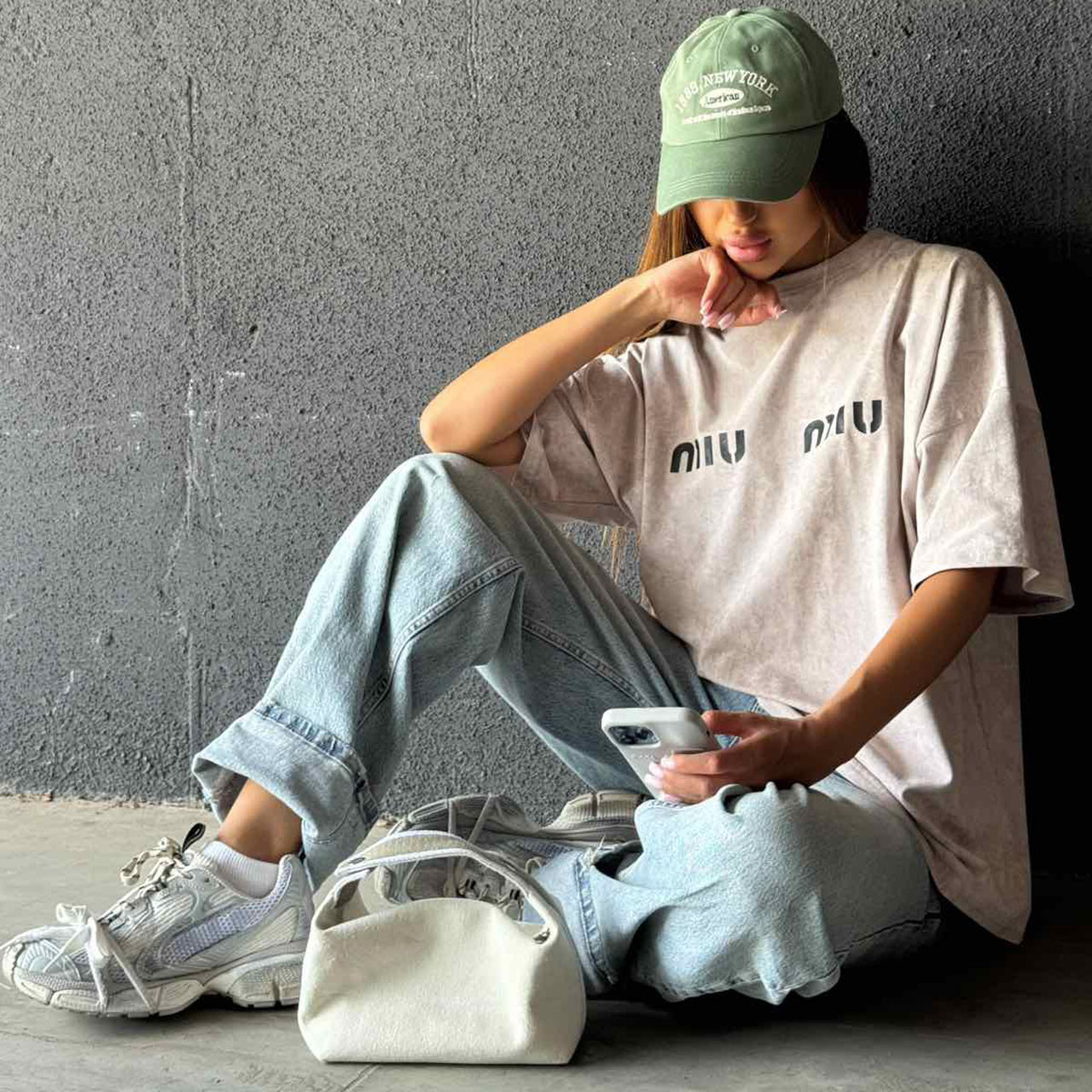 Жіноча футболка OverSize рукавиця "MiuMiu" (Один-колір або Мікс) Розмір: Один 46- 50 (21323-1), фото 1