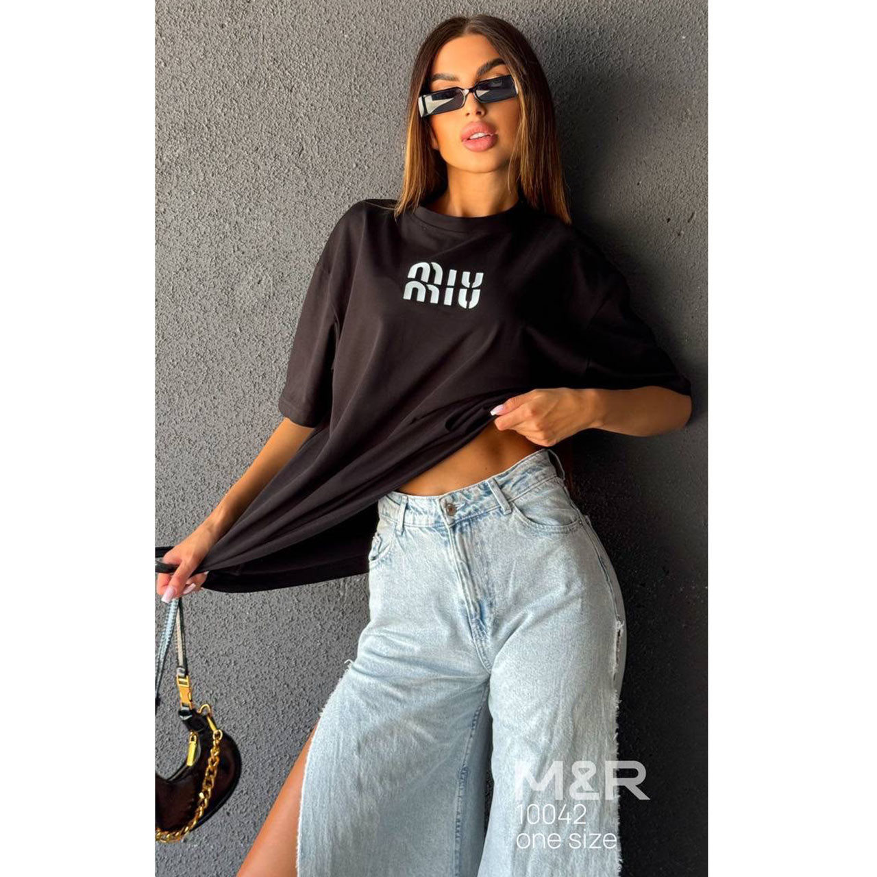 Жіноча чорна футболка OverSize "MiuMiu" (Один колір або Мікс) Розмір: Один 44- 48 (21324-2), фото 1