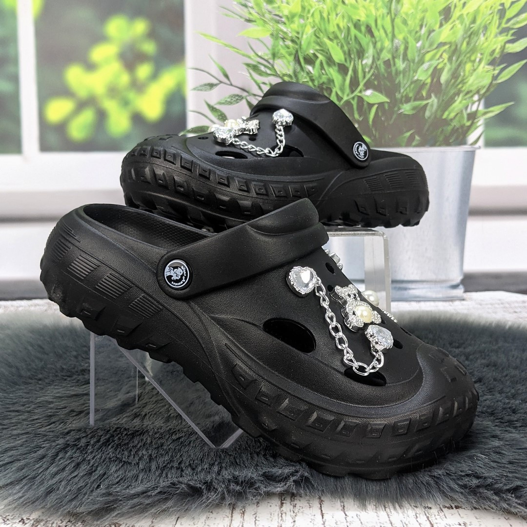 Крокси жіночі на об'ємній підошві Jose Amorales чорні з прикрасами 4980-5