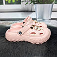 Крокси сабо жіночі на об'ємній підошві Jose Amorales рожевого кольору з джибітсами 4980-3, фото 3