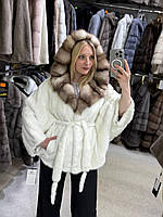 Жіноча норкова шуба FLY молочного кольору з куницею в капюшоні
