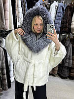 Жіноча норкова шуба FLY білого кольору з чорнобуркою в капюшоні