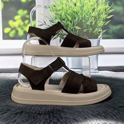 Босоніжки жіночі Tamei замшеві коричневі на об'ємній підошві 4977, фото 1