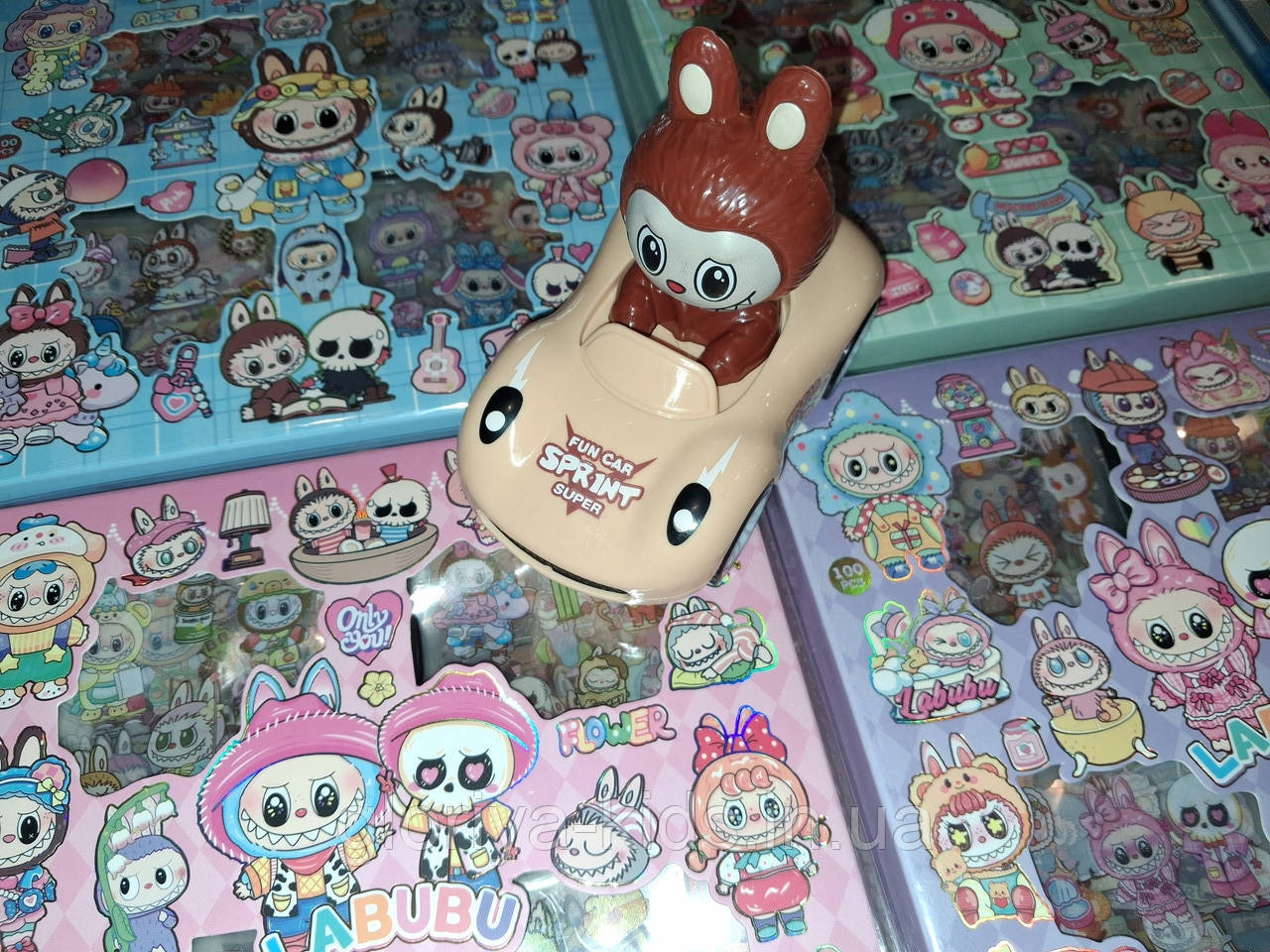 Комплект наліпок LA bu bu + іграшка в подарунок