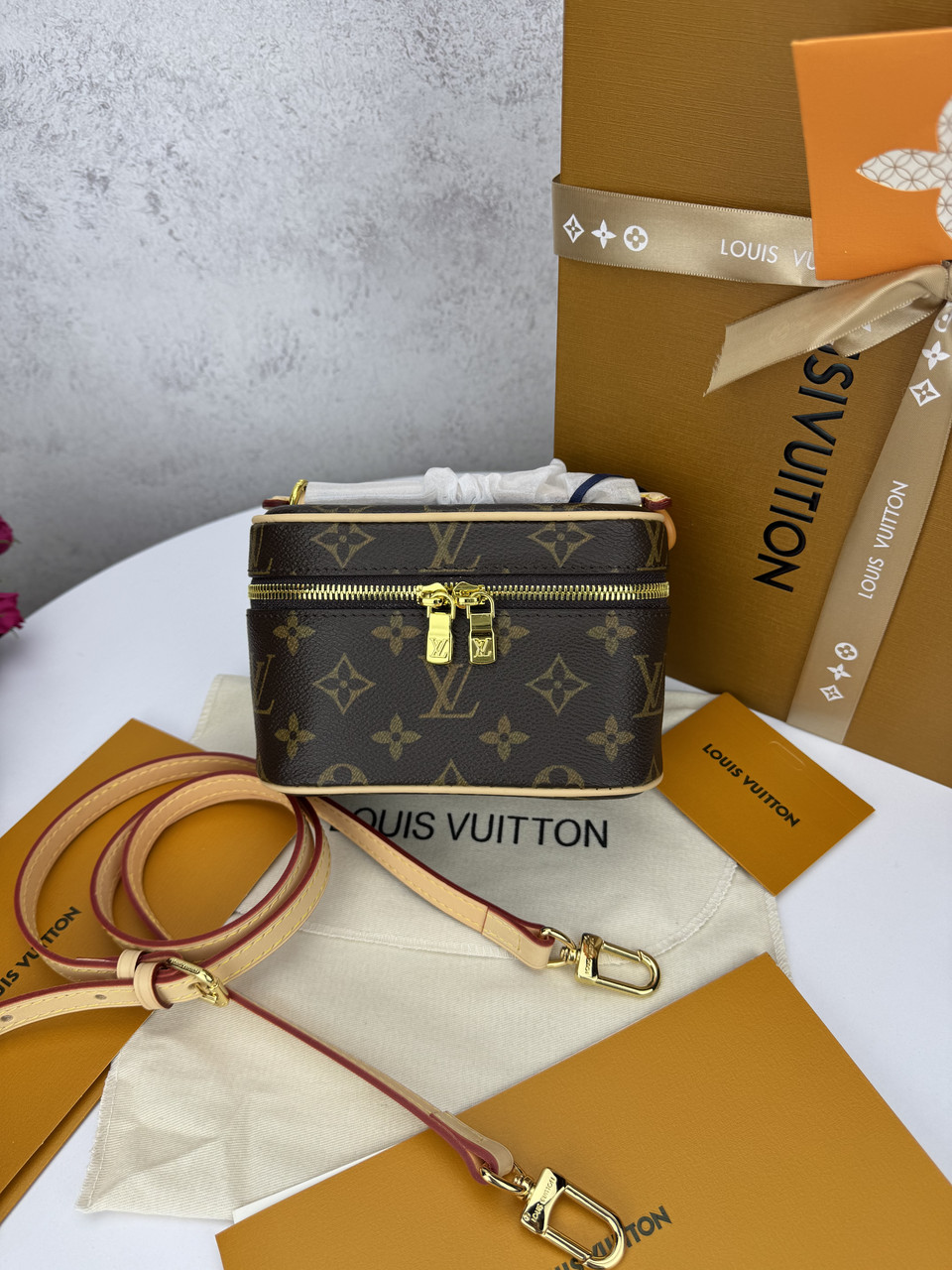 Louis Vuitton Nice, фото 1