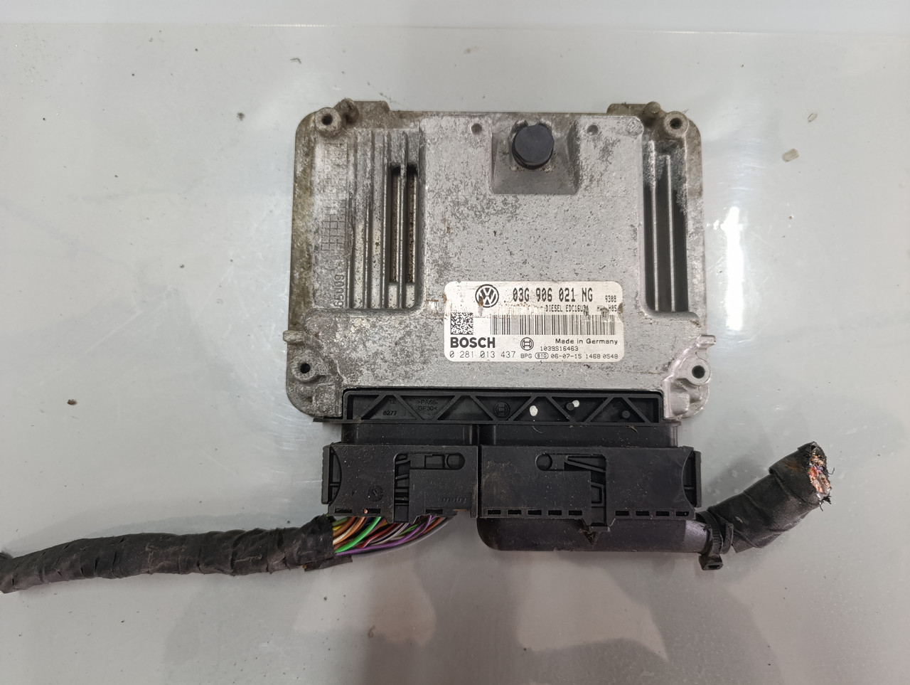 VW Passat B6 1.9TDI Блок керування двигуна 03G906021NG
