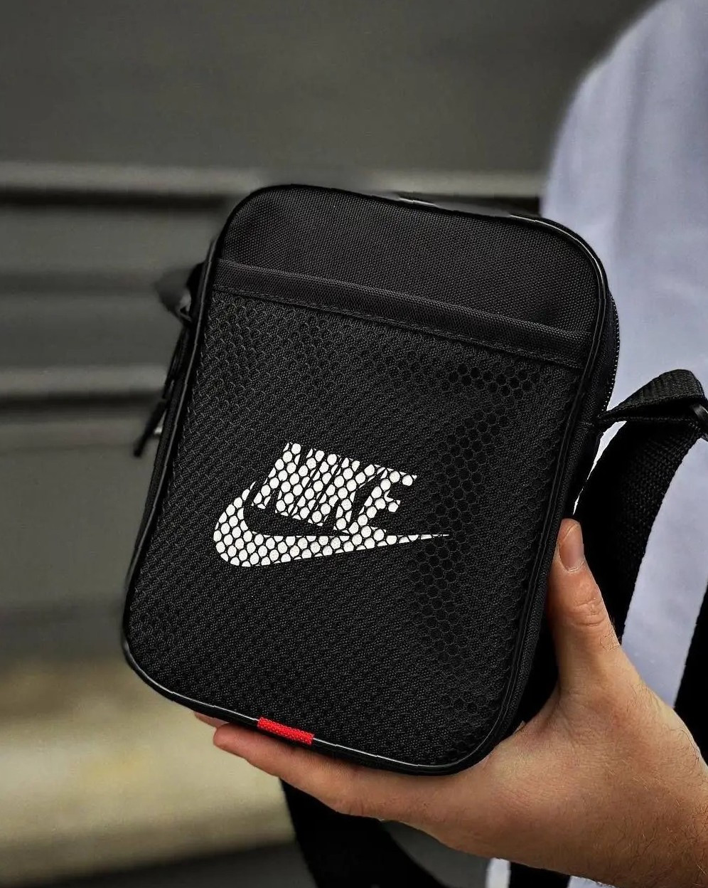 Чорна спортивна чоловіча барсетка для міста та роботи Nike