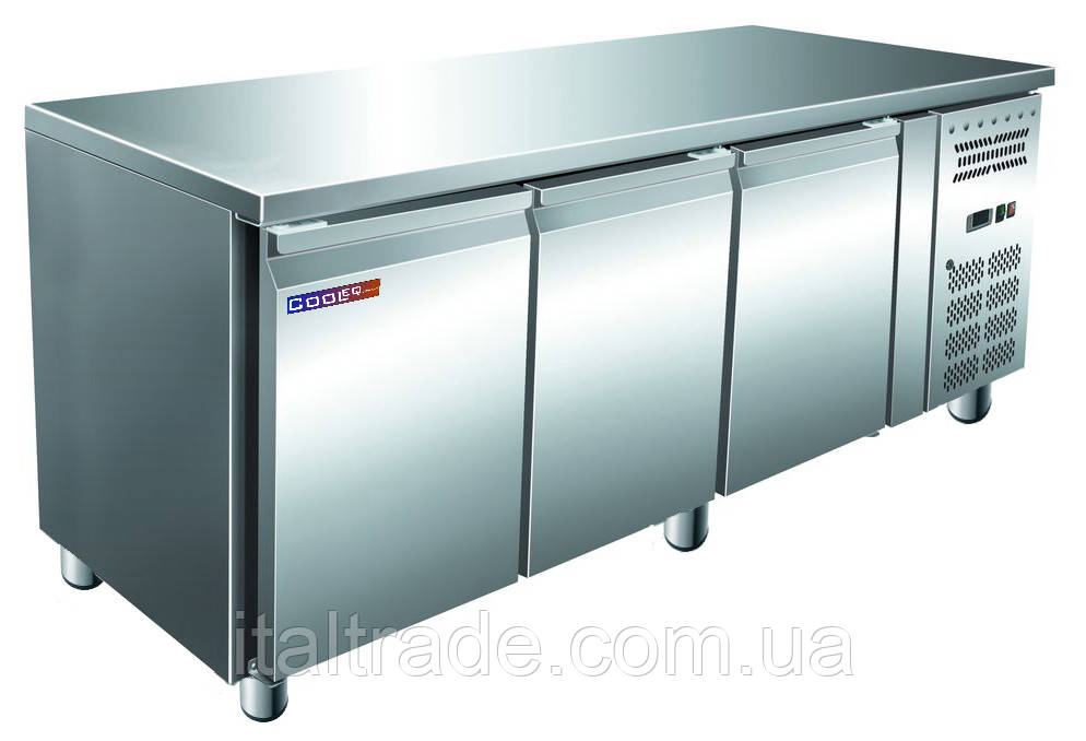Стіл морозильний Cooleq GN3100BT об'ємом 465 л трьохдверний