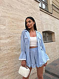 Блакитний жіночий літній прогулянковий костюм із жатого льону з мереживним оздобленням, фото 2
