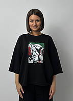 Футболка жіноча чорна тринитка з принтом в українському стилі Дівчина з конем