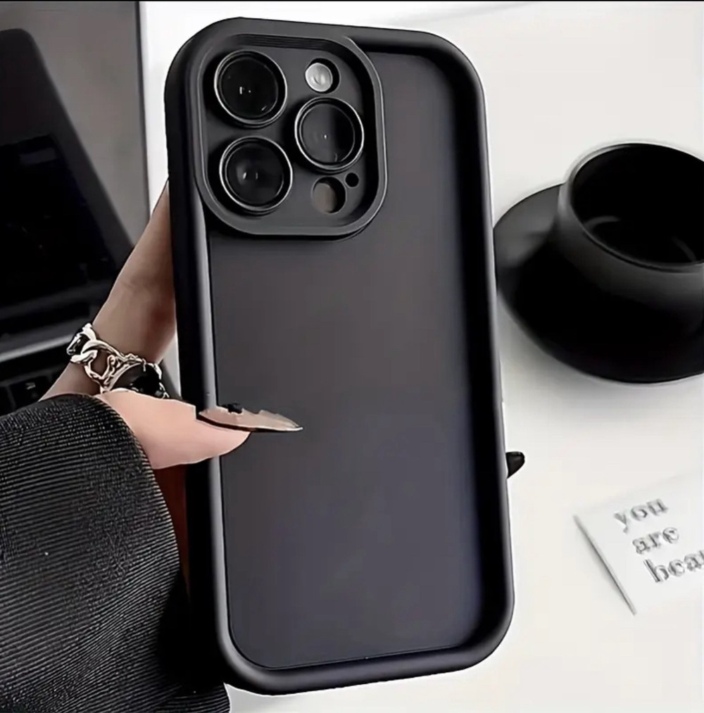 Силіконовий чохол матовий чорний на ІPhone 16 Pro