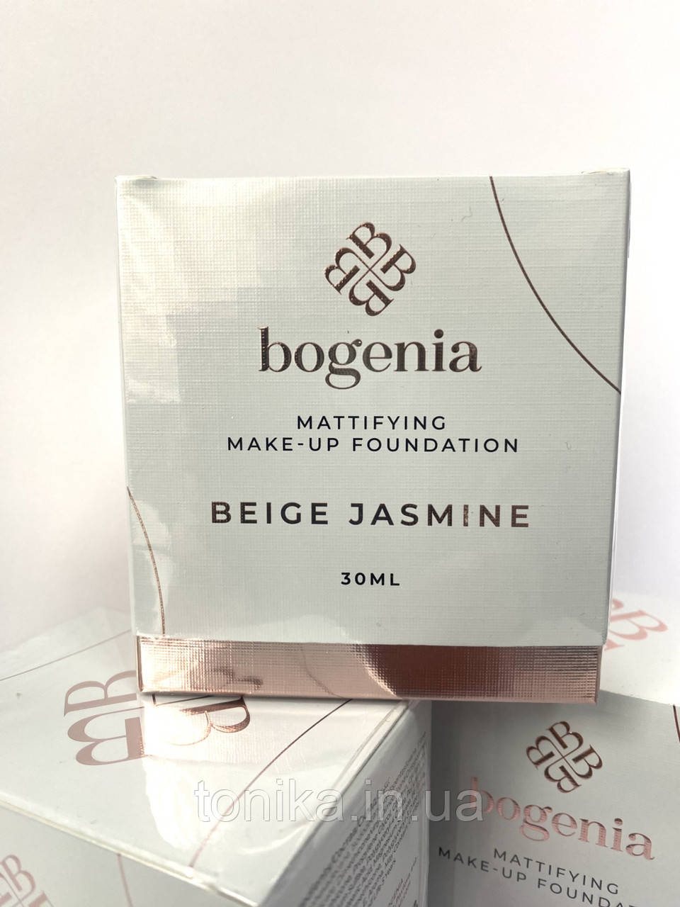ТОНАЛЬНА ОСНОВА З МАТИРУВАЛЬНИМ ЕФЕКТОМ VELVET BOGENIA 005 Beige Jasmin, фото 1