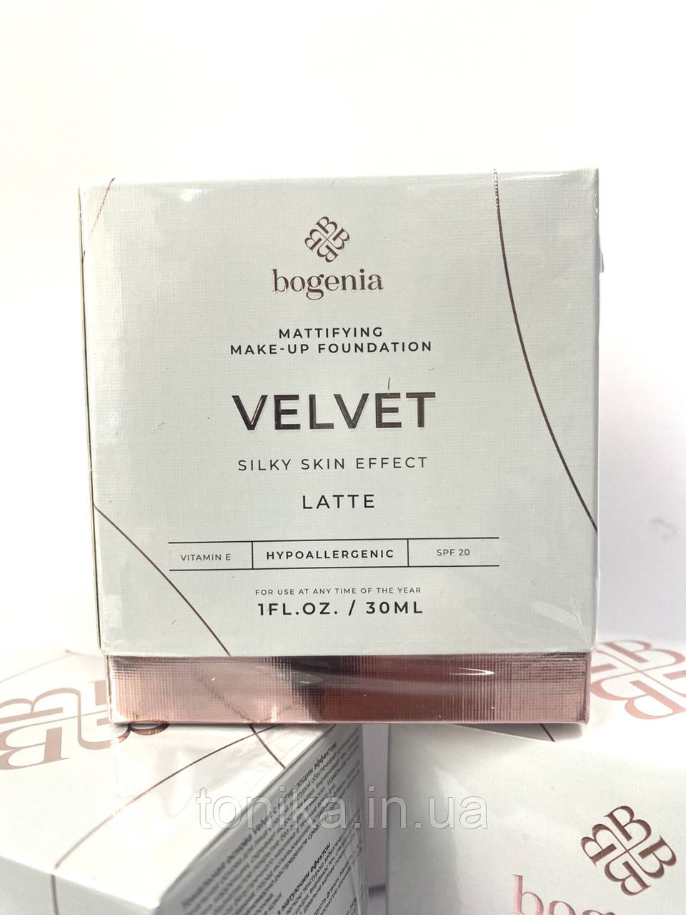 ТОНАЛЬНА ОСНОВА З МАТИРУВАЛЬНИМ ЕФЕКТОМ VELVET BOGENIA 006 Latte, фото 1