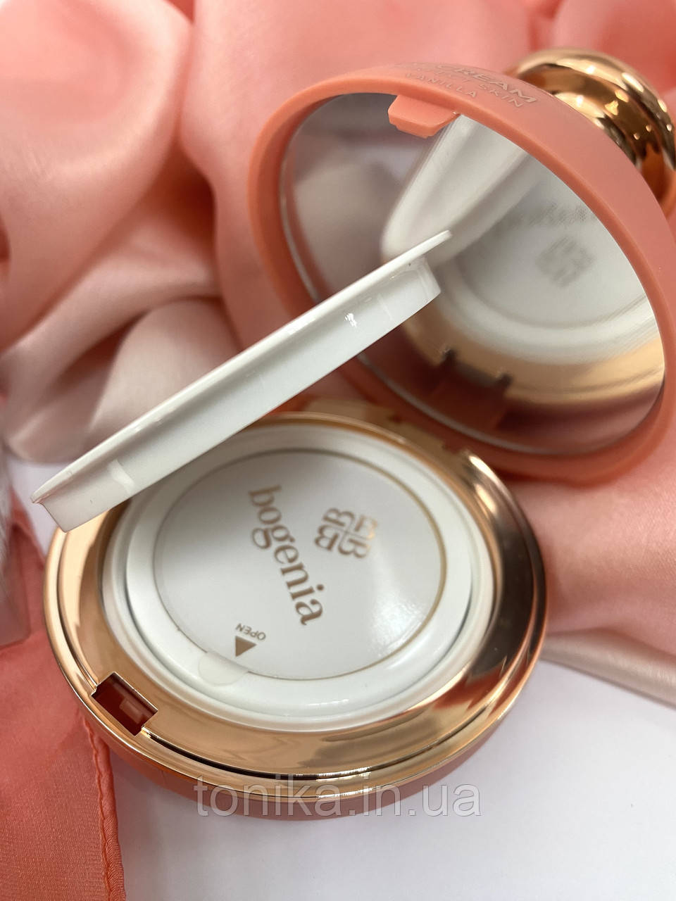 Зволожуючий тональний крем-кушон Bogenia Velvet СС Cream VANILLA  №2, фото 1