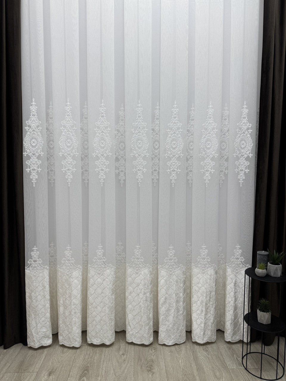 Тюль на бамбуковій основі з оксамитовими вставками та красивою вишивкою. Колір: молочний, фото 1
