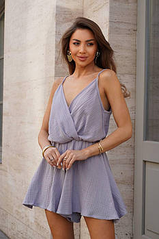 Жіночий літній комбінезон з мусліну з шортами на бретелях