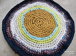 В'язаний килимок з трикотажного одягу /Ручна робота /Діаметр 47 см