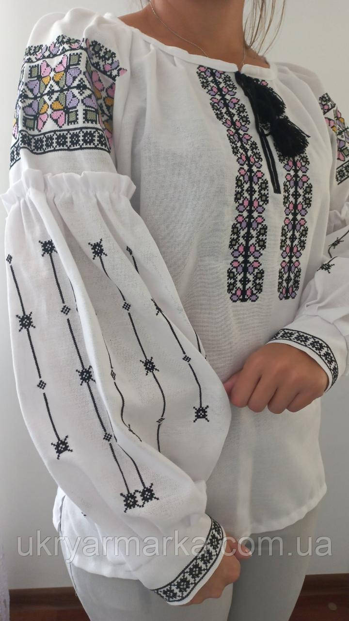 Біла вишиванка з вишивкою "Кольорові зорі"