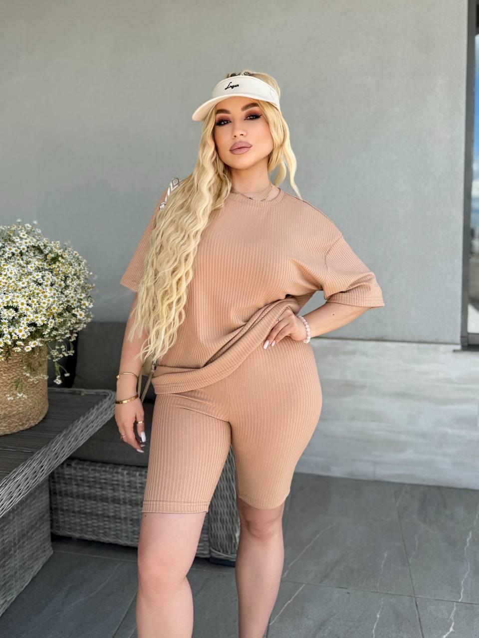 Жіночий спортивний костюм у рубчик подовжена футболка і велосипедки  рр.48-50; 52-54; 56-58, фото 1