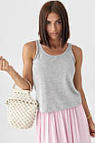 Однотонная женская майка с необработанной окантовкой серая спортивная майка на лето размер S, фото 4