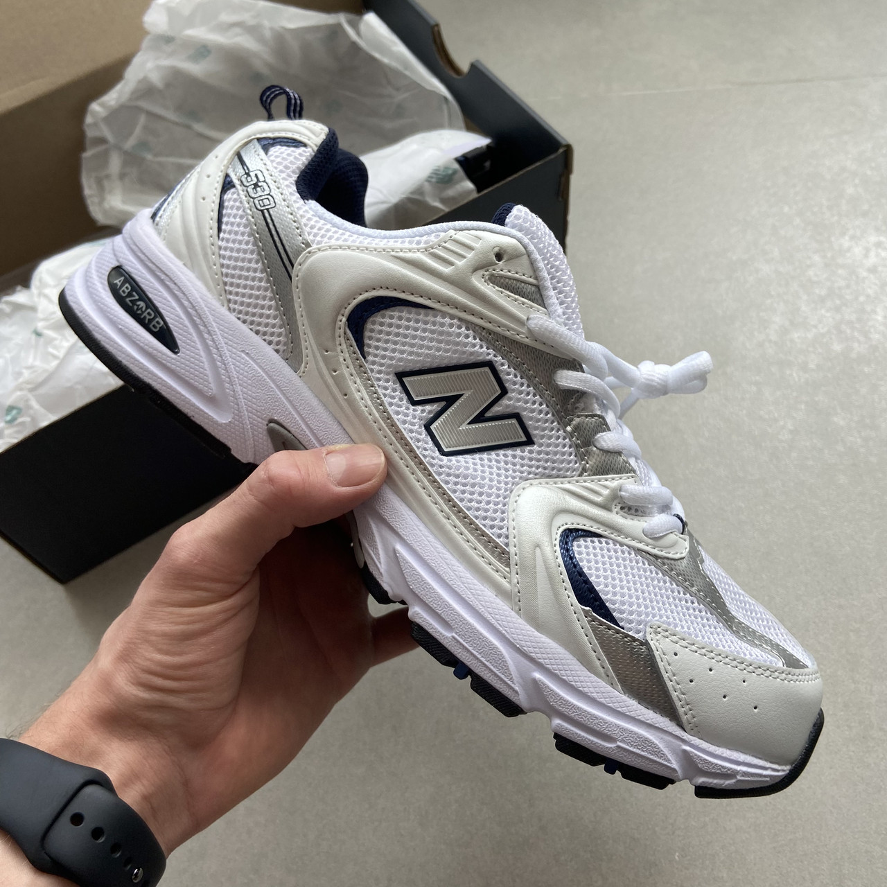 Чоловічі кросівки New Balance 530 Abzorb весна-осінь з сіткою білі з сірим. Живе фото. топ, фото 1