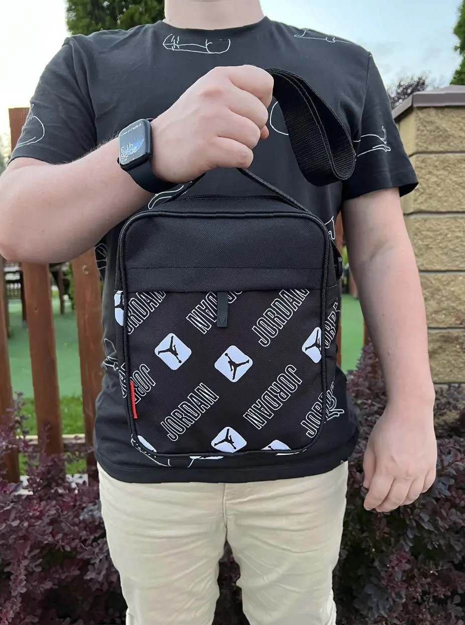 Барсетка з ременем чоловіча - чорна модель на блискавці для міста Jordan