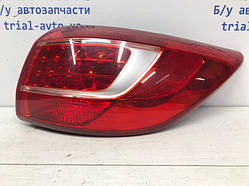 Ліхтар задній зовнішній правий Kia Sportage SL 1.7 DIESEL D4FD 2010 (б/у)
