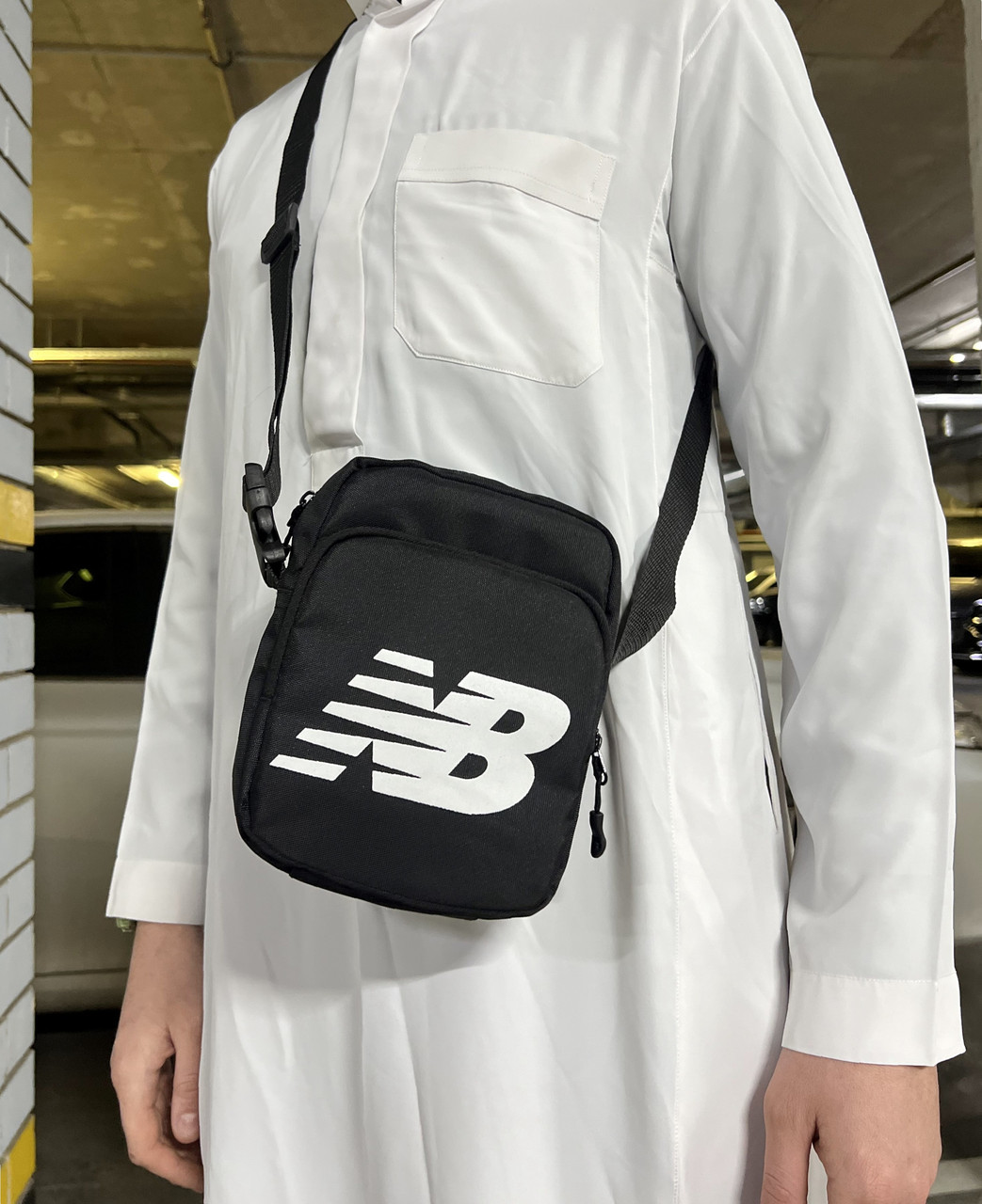 Стильна барсетка через плече – міцна модель для чоловіків, чорна New balance