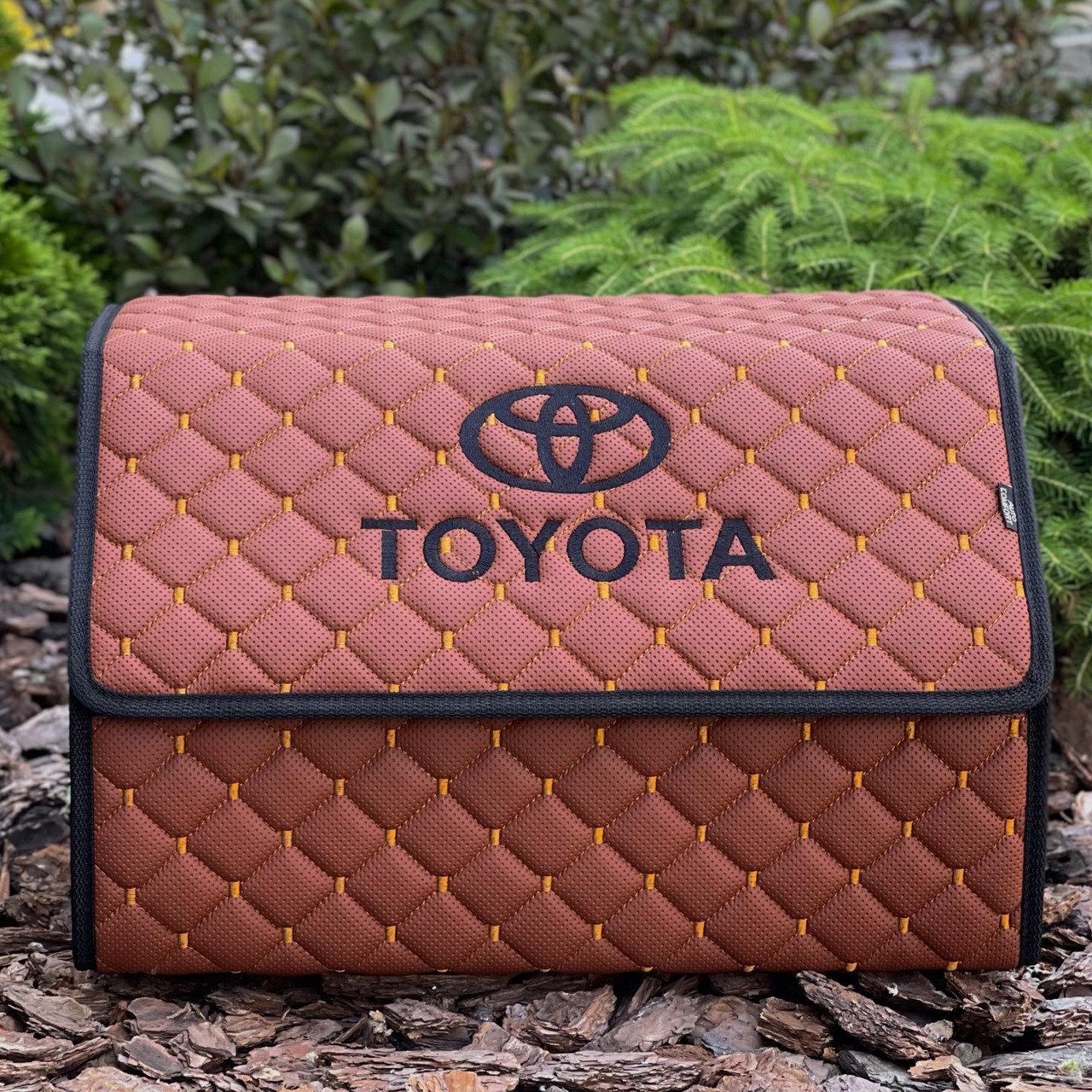 Органайзер у багажник з вишивкою Toyota, коньячний, 50 см, автомобільний органайзер в авто, фото 1