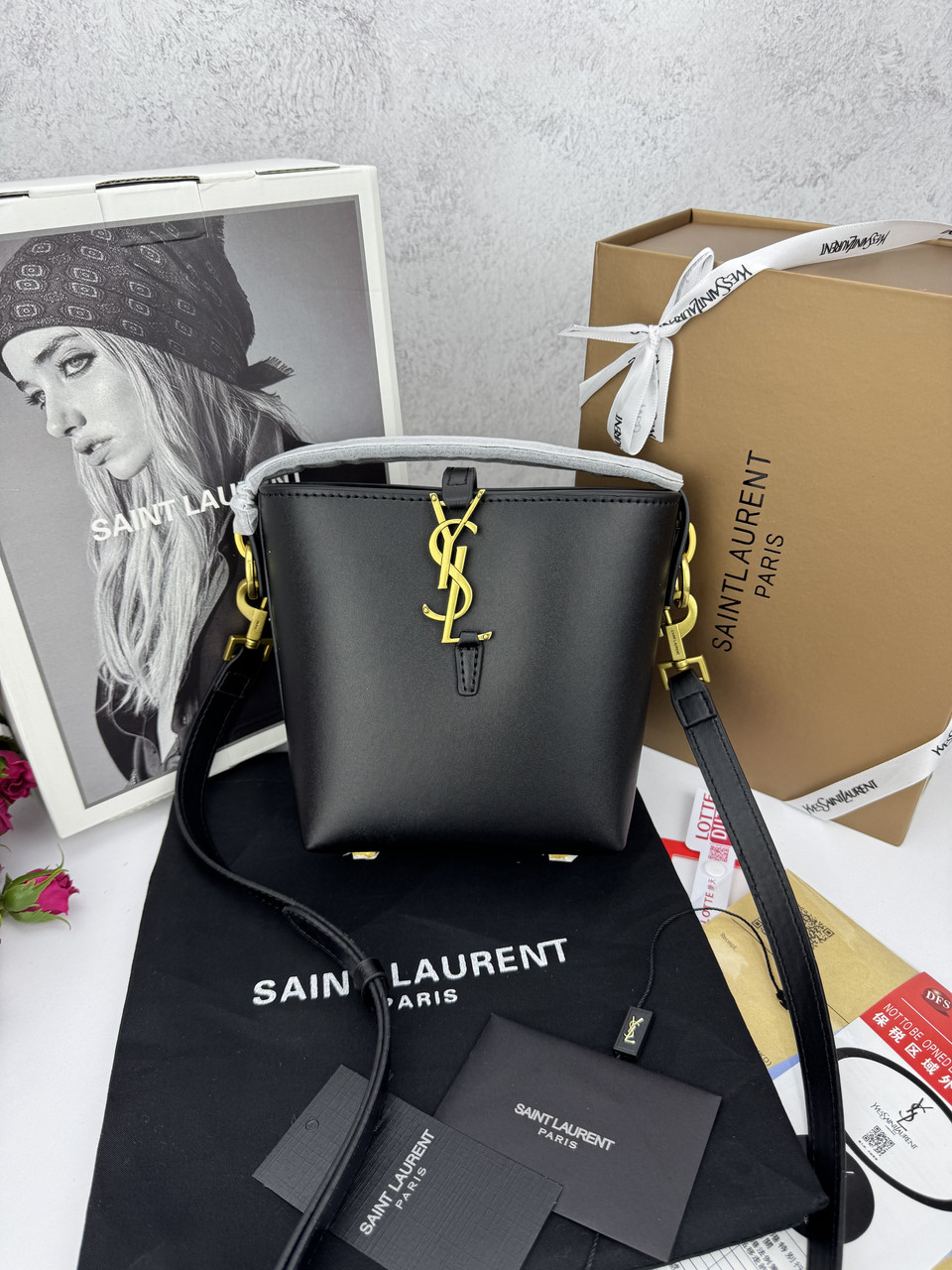 Yves Saint Laurent Le 37 small Black Gold